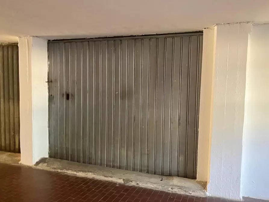 Immagine 41 di Appartamento in vendita  a Carrara