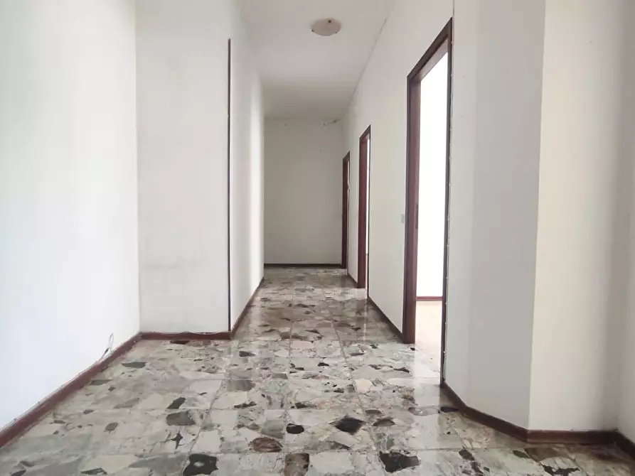 Immagine 6 di Appartamento in vendita  a Carrara