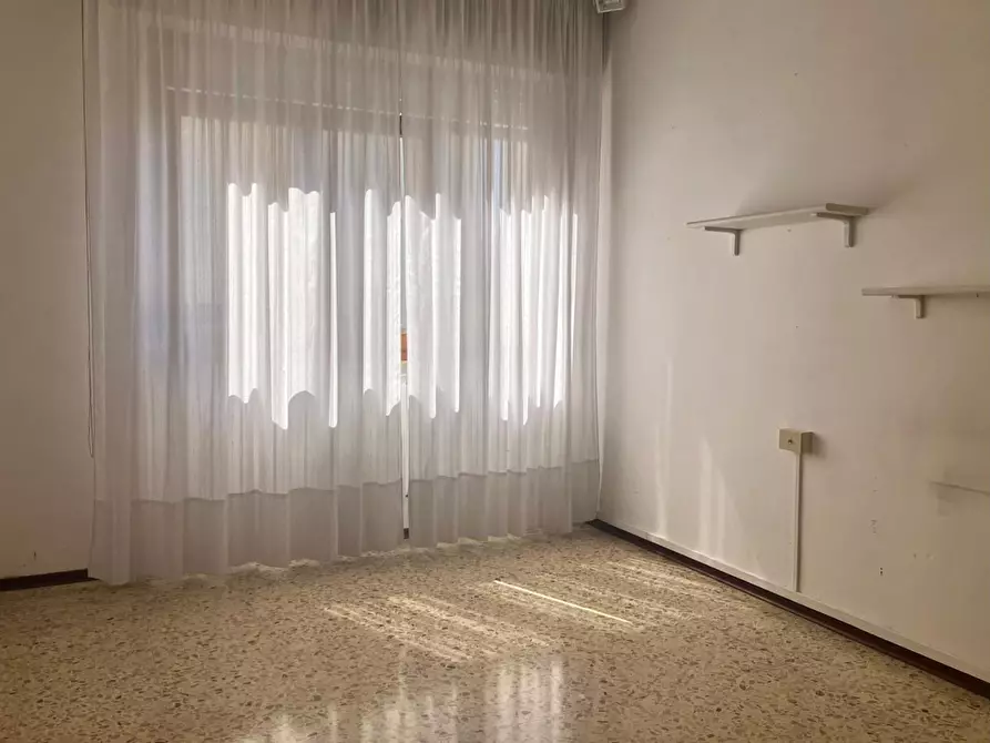 Immagine 5 di Appartamento in vendita  a Carrara