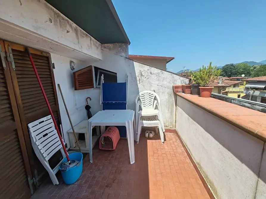 Immagine 3 di Mansarda in vendita  a Massa