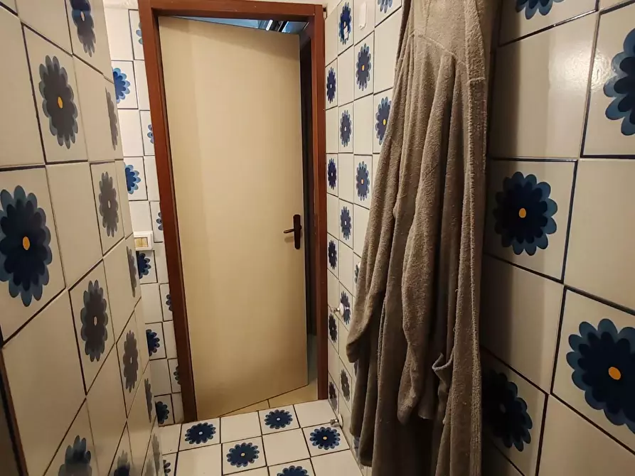 Immagine 11 di Mansarda in vendita  a Massa