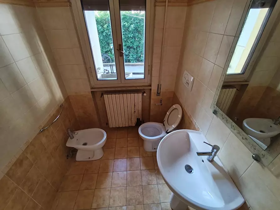 Immagine 17 di Appartamento in vendita  a Lucca