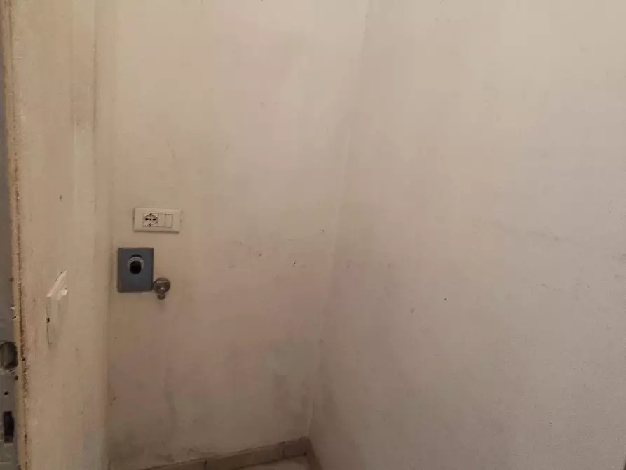 Immagine 5 di Appartamento in vendita  a Lucca