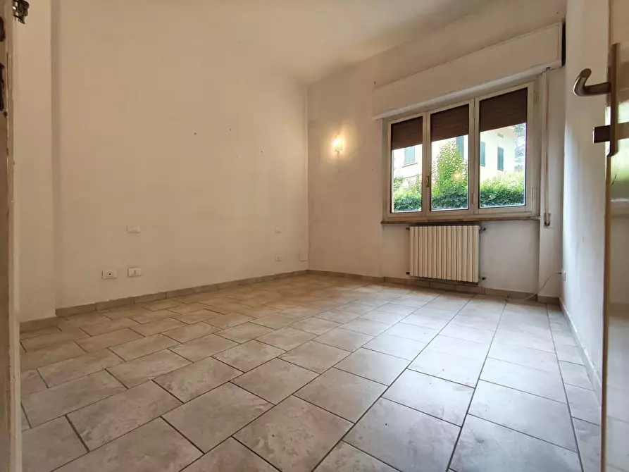 Immagine 15 di Appartamento in vendita  a Lucca