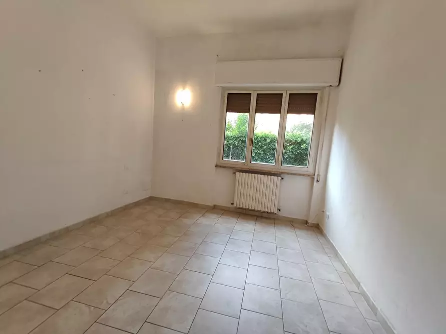 Immagine 16 di Appartamento in vendita  a Lucca