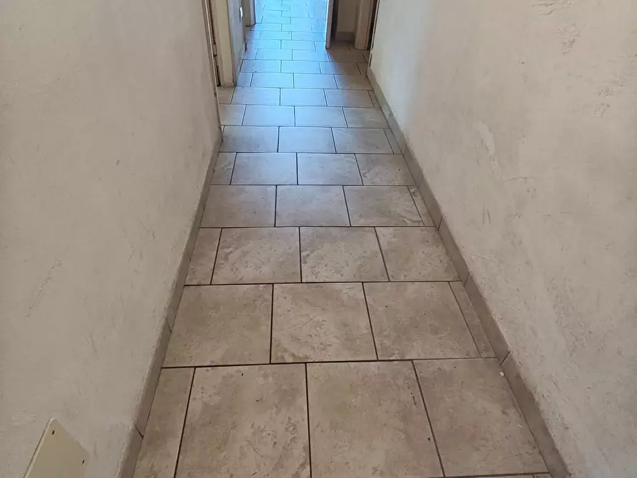 Immagine 7 di Appartamento in vendita  a Lucca