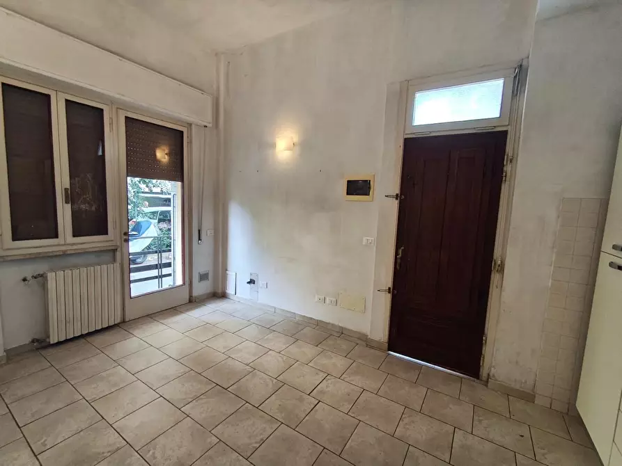 Immagine 30 di Appartamento in vendita  a Lucca