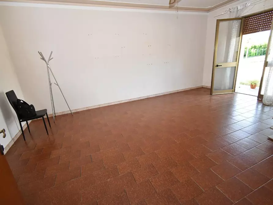 Immagine 2 di Appartamento in vendita  a San Giuliano Terme