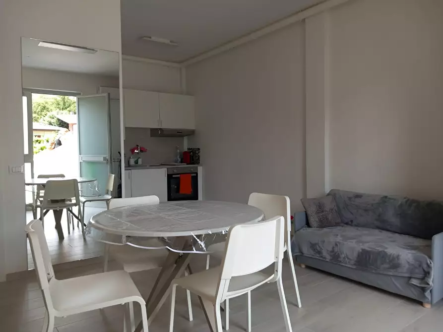 Immagine 3 di Appartamento in vendita  a Massa