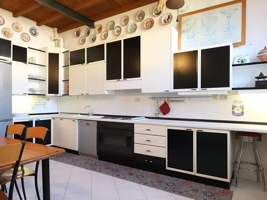 Immagine 13 di Appartamento in vendita  a Pisa