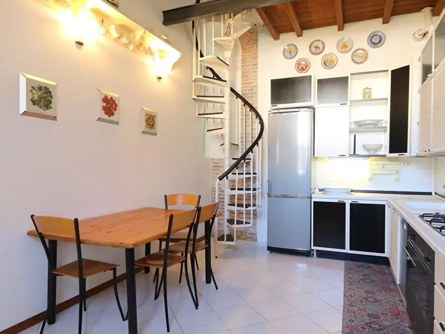 Immagine 15 di Appartamento in vendita  a Pisa