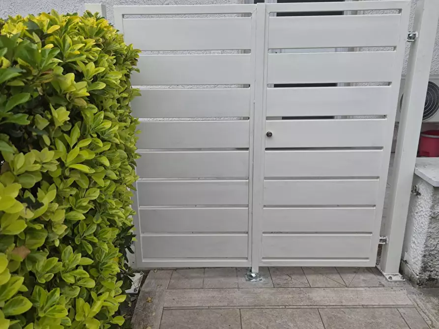 Immagine 5 di Appartamento in vendita  a Massa