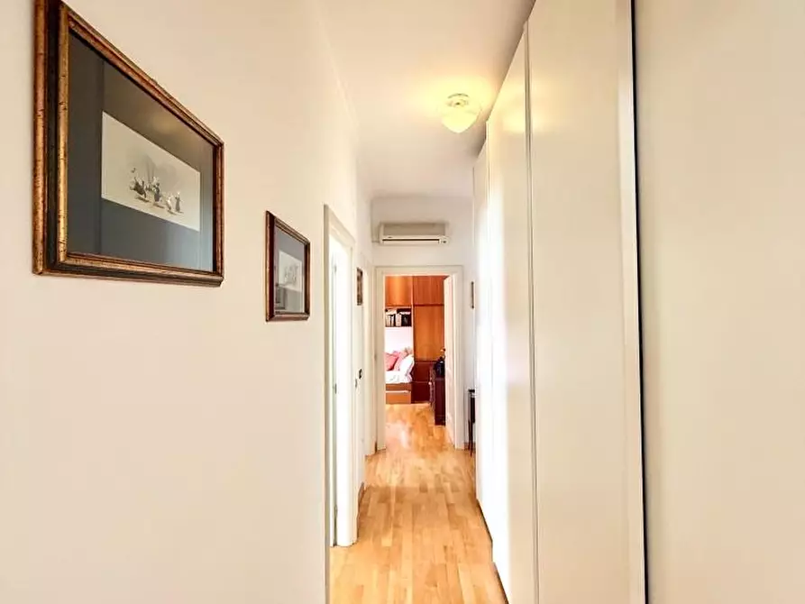 Immagine 16 di Appartamento in vendita  a Massa