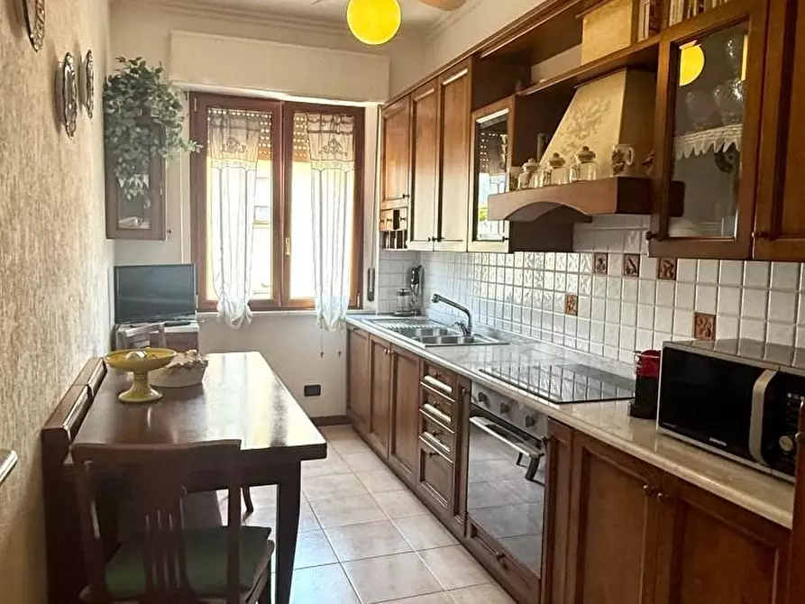 Immagine 8 di Appartamento in vendita  a Massa