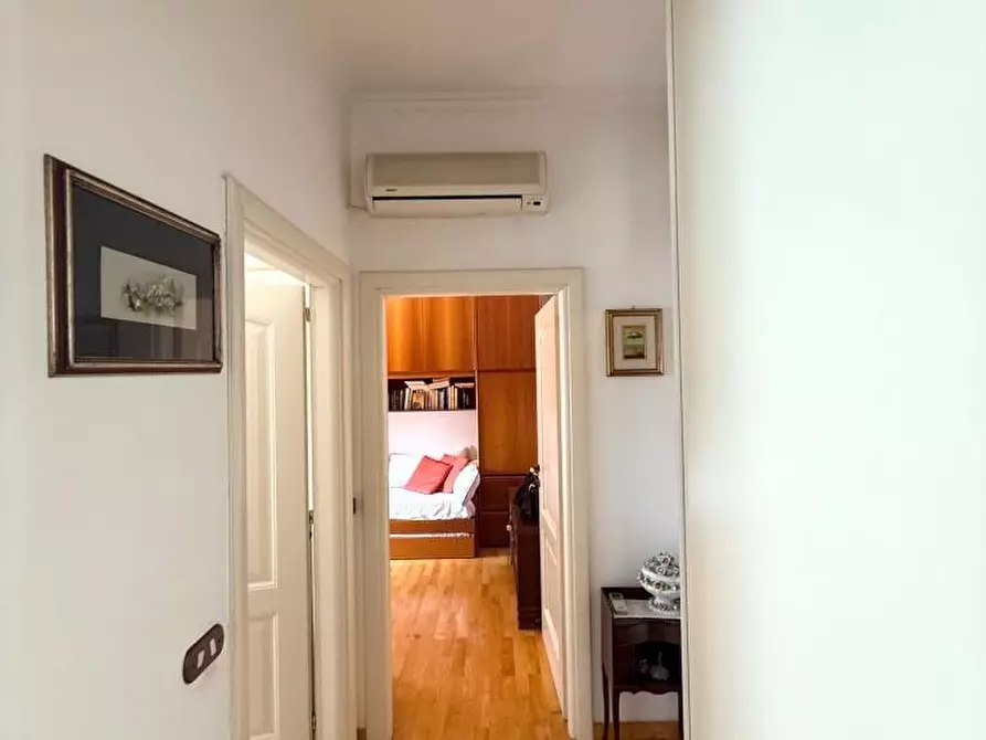 Immagine 10 di Appartamento in vendita  a Massa