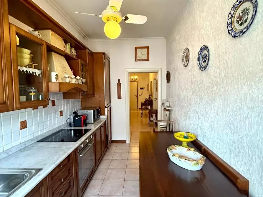 Immagine 9 di Appartamento in vendita  a Massa