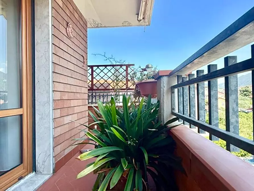 Immagine 20 di Appartamento in vendita  a Massa