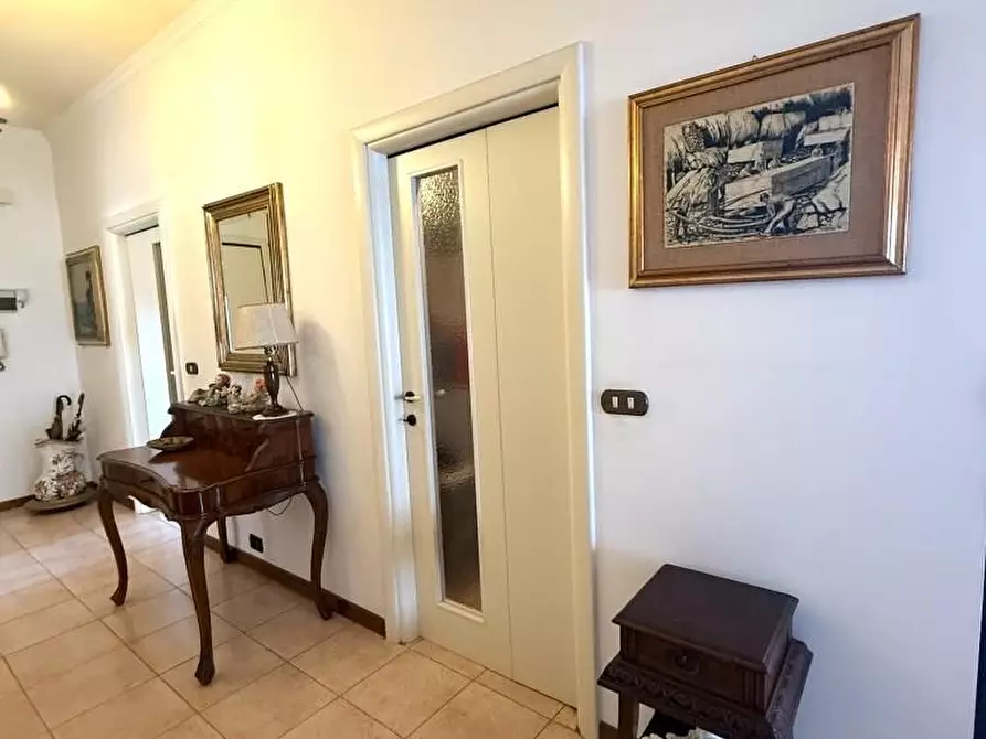 Immagine 7 di Appartamento in vendita  a Massa