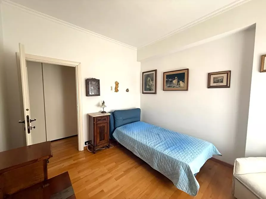 Immagine 17 di Appartamento in vendita  a Massa