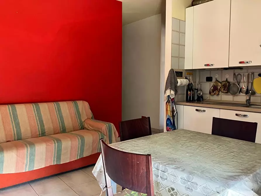 Immagine 11 di Appartamento in vendita  a Ortonovo