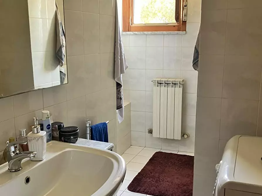 Immagine 15 di Appartamento in vendita  a Ortonovo