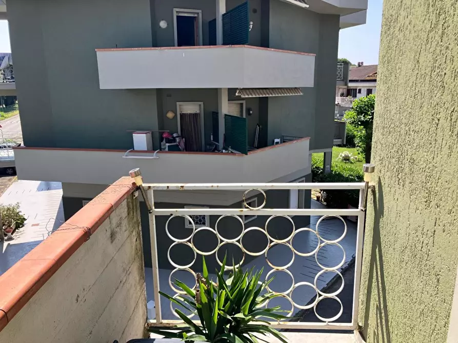 Immagine 17 di Appartamento in vendita  a Ortonovo