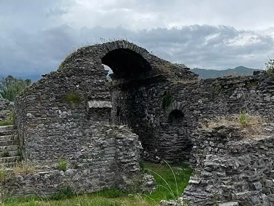 Immagine 1 di Appartamento in vendita  a Ortonovo