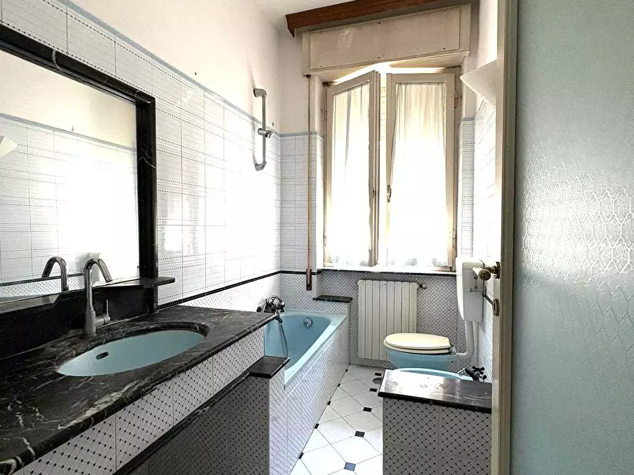 Immagine 9 di Appartamento in vendita  a Massa