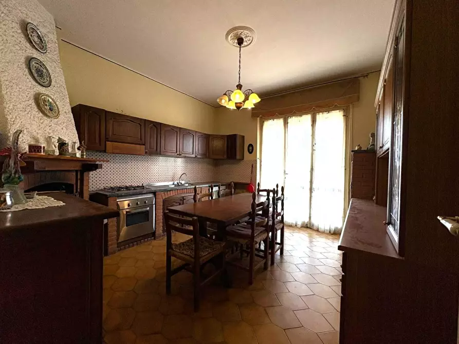 Immagine 3 di Appartamento in vendita  a Massa