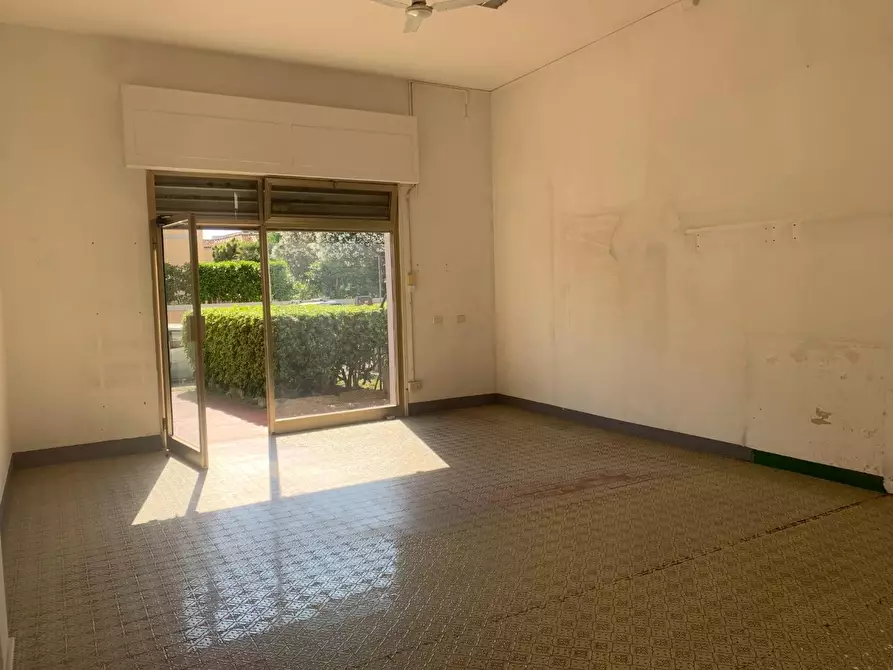 Immagine 3 di Locale commerciale in affitto  a Livorno