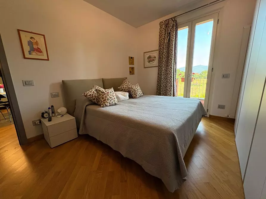 Immagine 15 di Appartamento in vendita  a Lucca