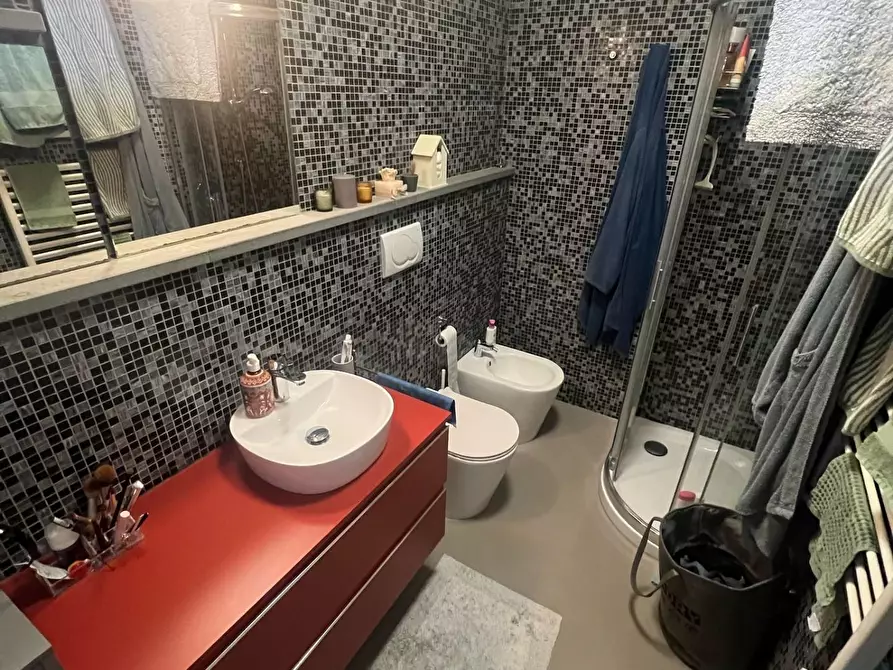 Immagine 19 di Appartamento in vendita  a Lucca