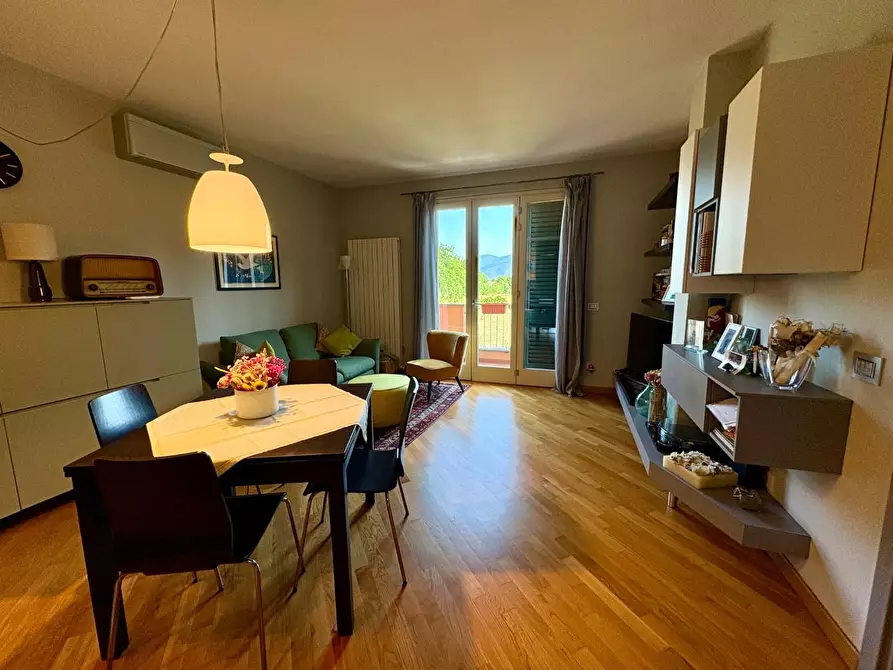 Immagine 3 di Appartamento in vendita  a Lucca