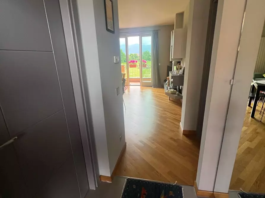 Immagine 21 di Appartamento in vendita  a Lucca