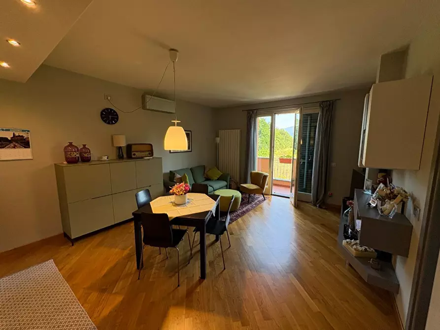 Immagine 8 di Appartamento in vendita  a Lucca