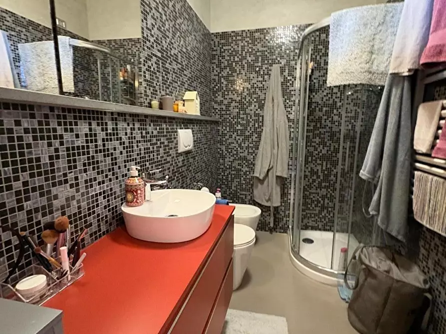 Immagine 20 di Appartamento in vendita  a Lucca