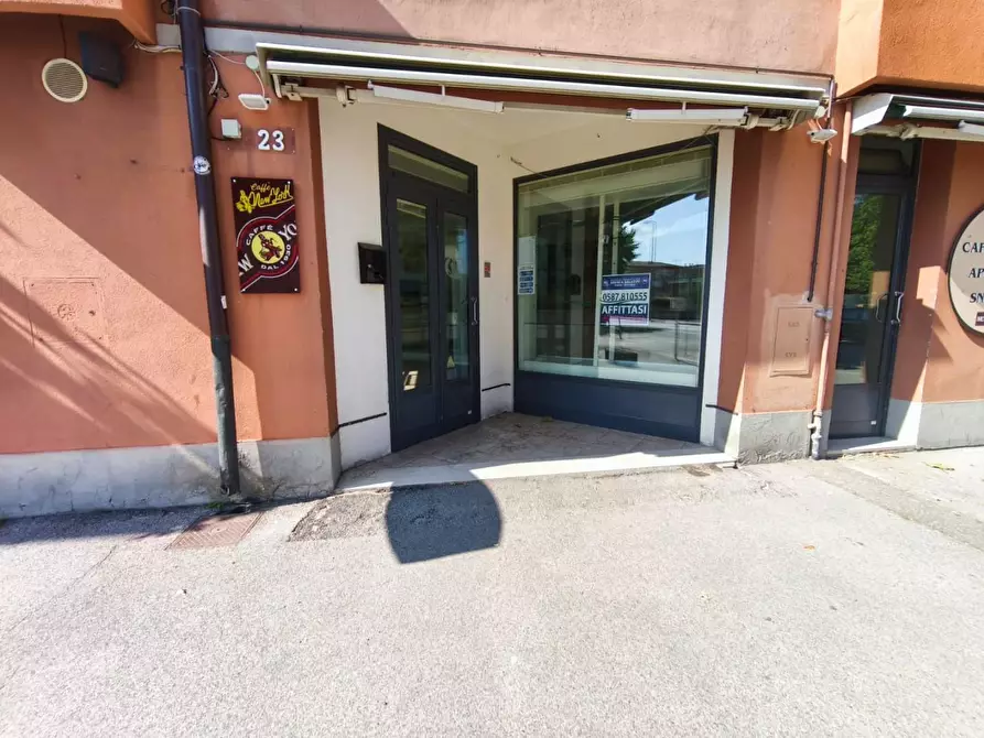 Immagine 1 di Locale commerciale in affitto  a Pontedera