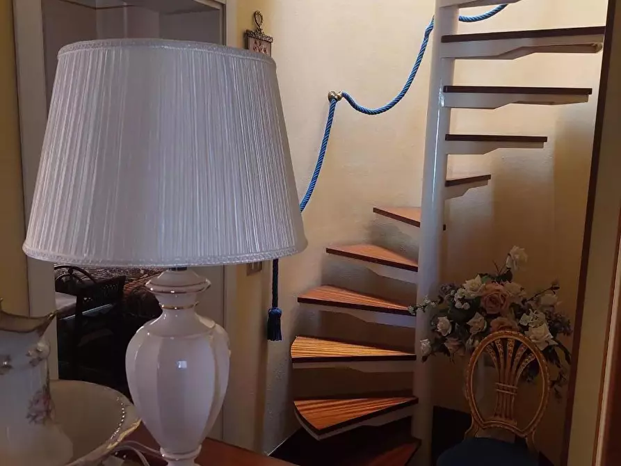 Immagine 9 di Villa in vendita  a Castelfranco Di Sotto