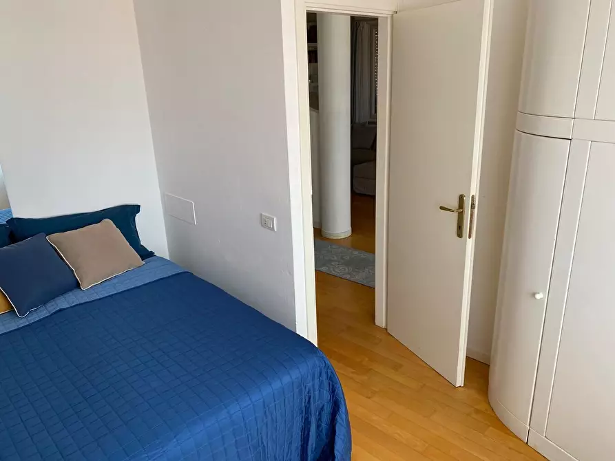 Immagine 49 di Mansarda in affitto  a Viareggio