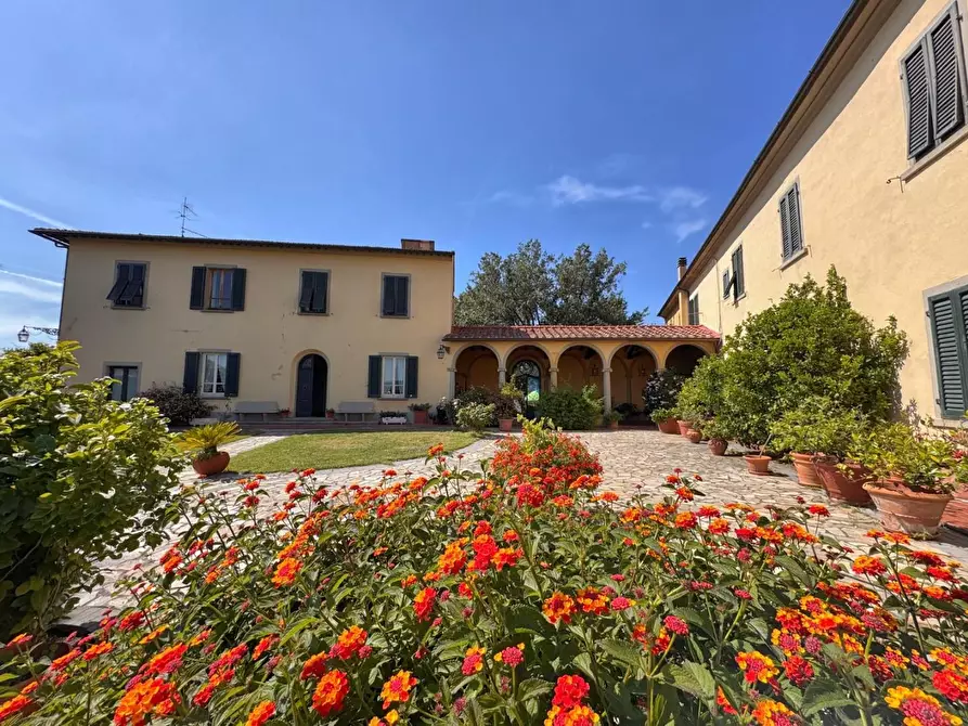 Immagine 1 di Villa in vendita  a Santa Maria A Monte