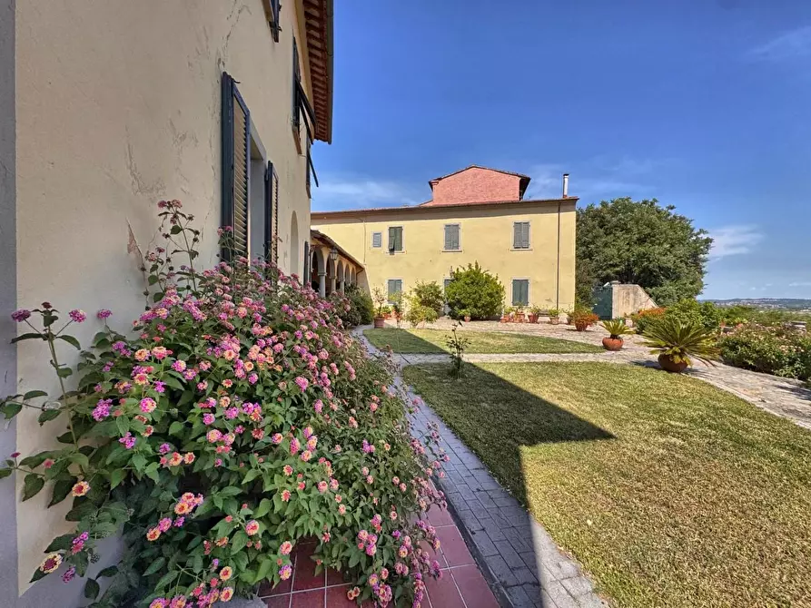 Immagine 4 di Villa in vendita  a Santa Maria A Monte