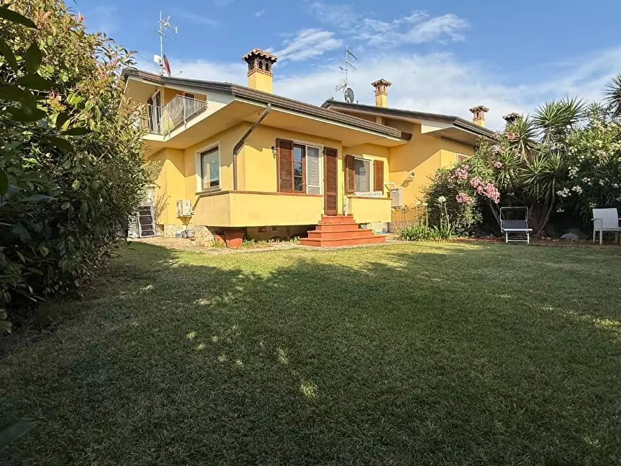 Immagine 37 di Casa bifamiliare in vendita  a Massarosa