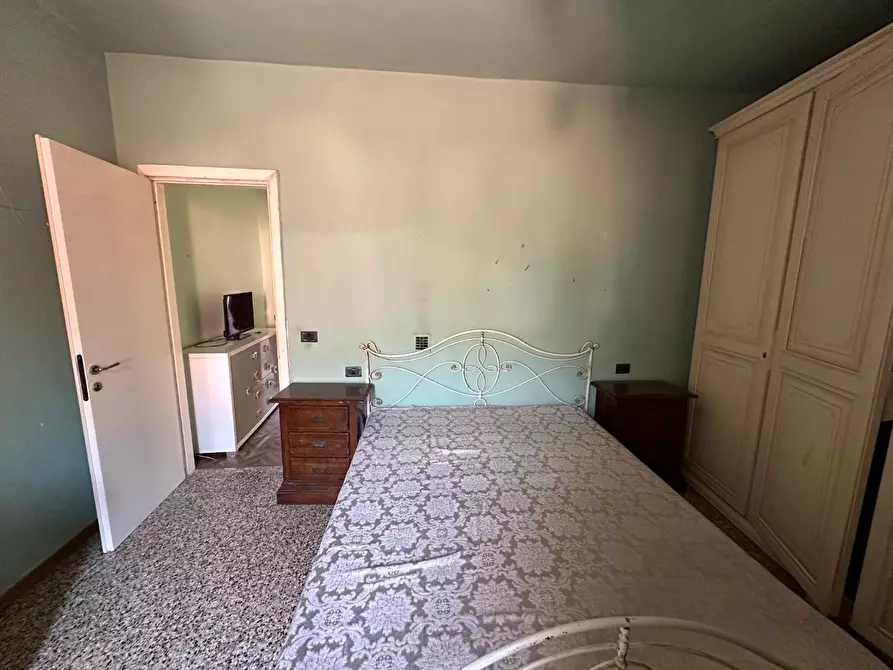 Immagine 2 di Appartamento in vendita  a Massa