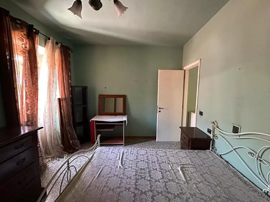 Immagine 4 di Appartamento in vendita  a Massa