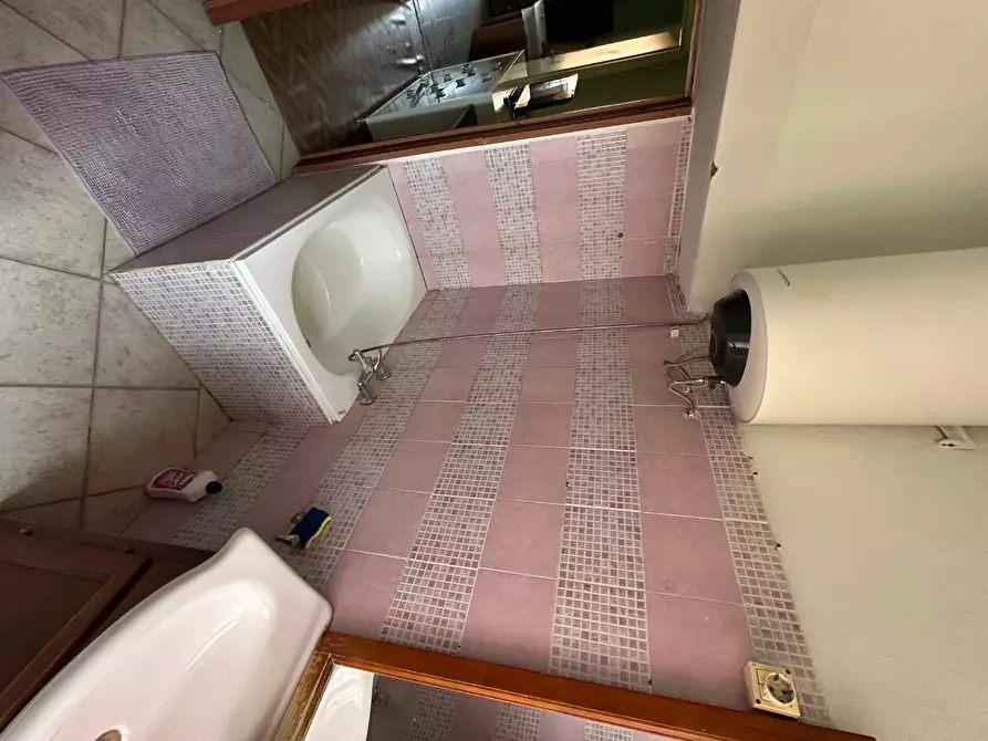 Immagine 7 di Appartamento in vendita  a Massa