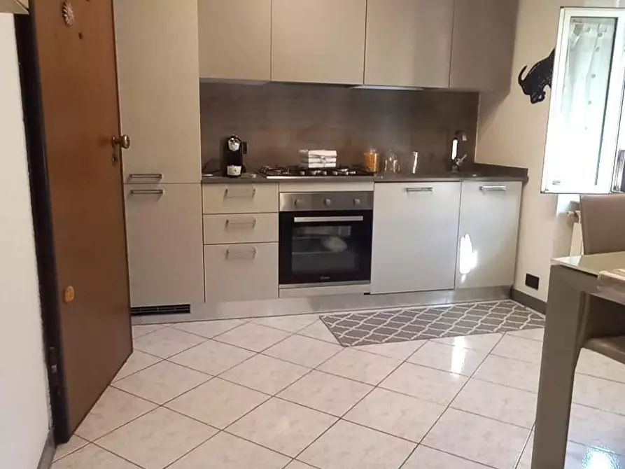 Immagine 3 di Appartamento in vendita  a Carrara