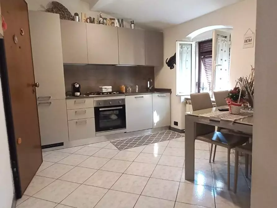 Immagine 2 di Appartamento in vendita  a Carrara