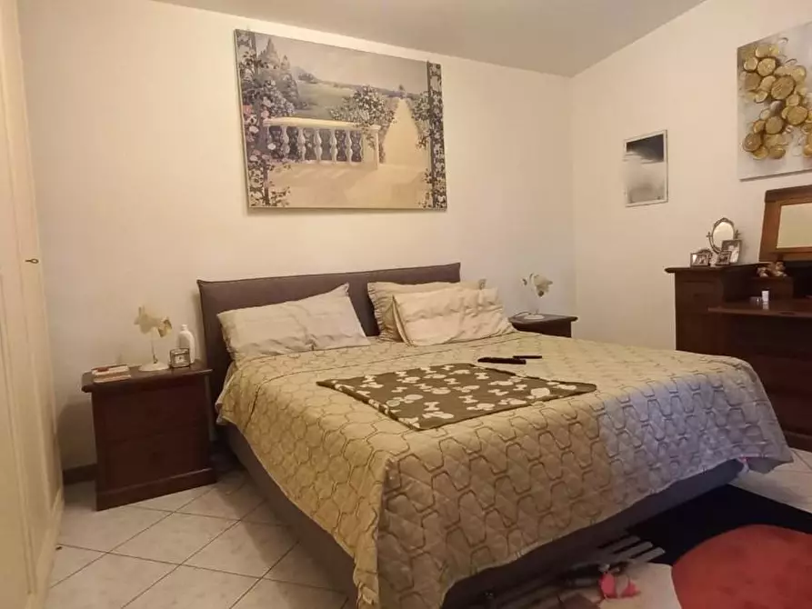 Immagine 11 di Appartamento in vendita  a Carrara