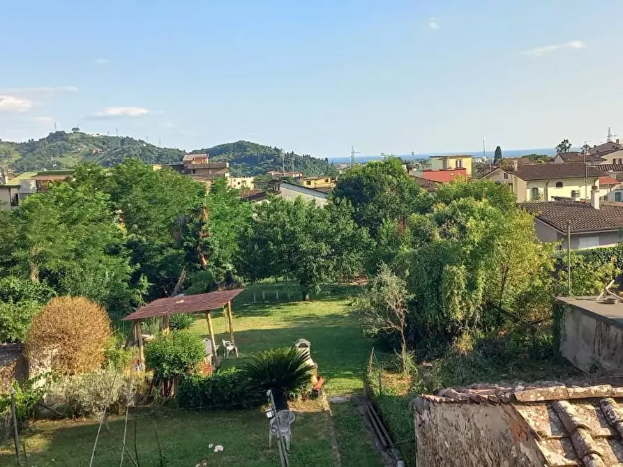 Immagine 18 di Appartamento in vendita  a Carrara