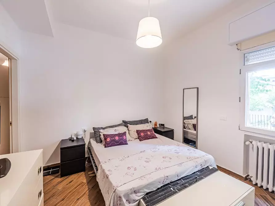 Immagine 13 di Appartamento in vendita  a Reggio Nell'emilia